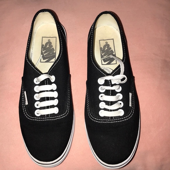 black vans 4.5